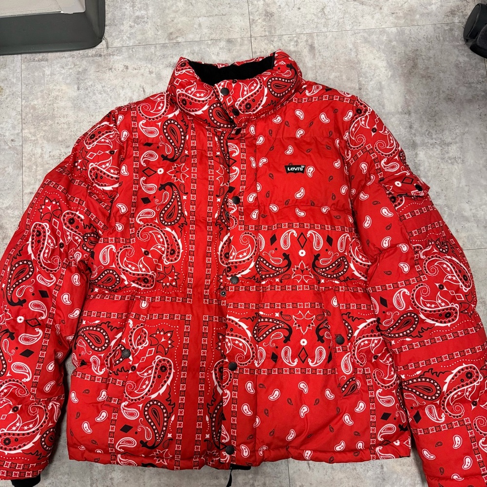Unisex Levi's Red Bandana Print Puffer Jacket